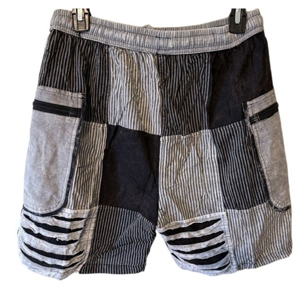 Rising International Patchwork Cargo Shorts Grey Black Distressed Cotton L - Picture 3 of 7